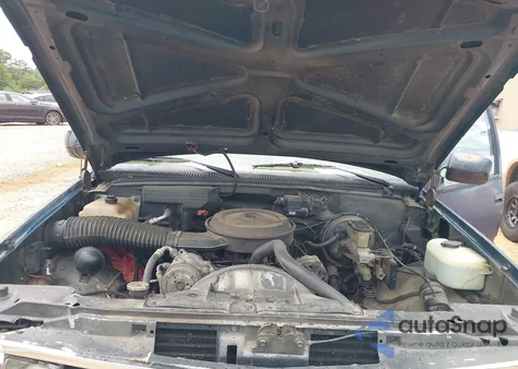 1989 Chevrolet Gmt-400 K1500 z USA, uszkodzony, nr VIN 2GCEK14H6K1136601